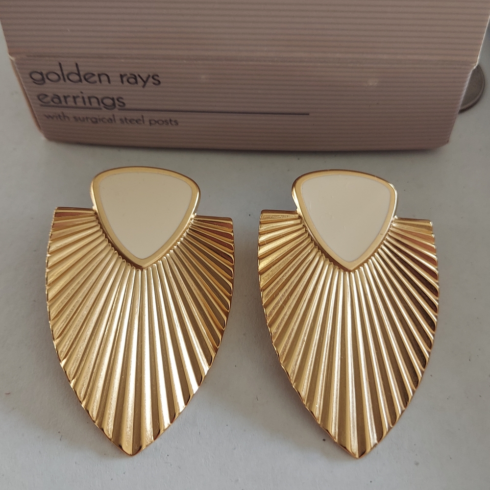 Golden Rays Gold-Tone Fan Drop Earrings with Cream Accent